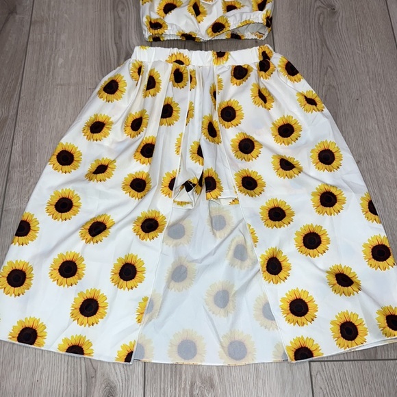 4T High-Low Sunflower Set - Picture 3 of 5